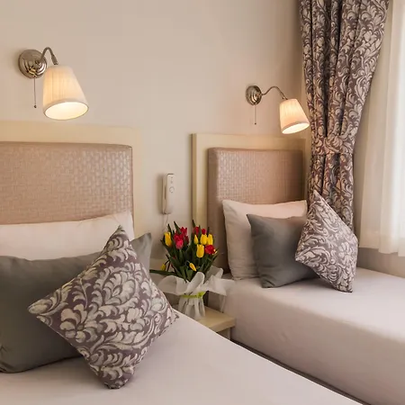 The House Of Tulpan 3*